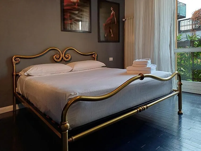 Apartment Ferienwohnung Elegant Stylish House Milano With Garden & Ac
