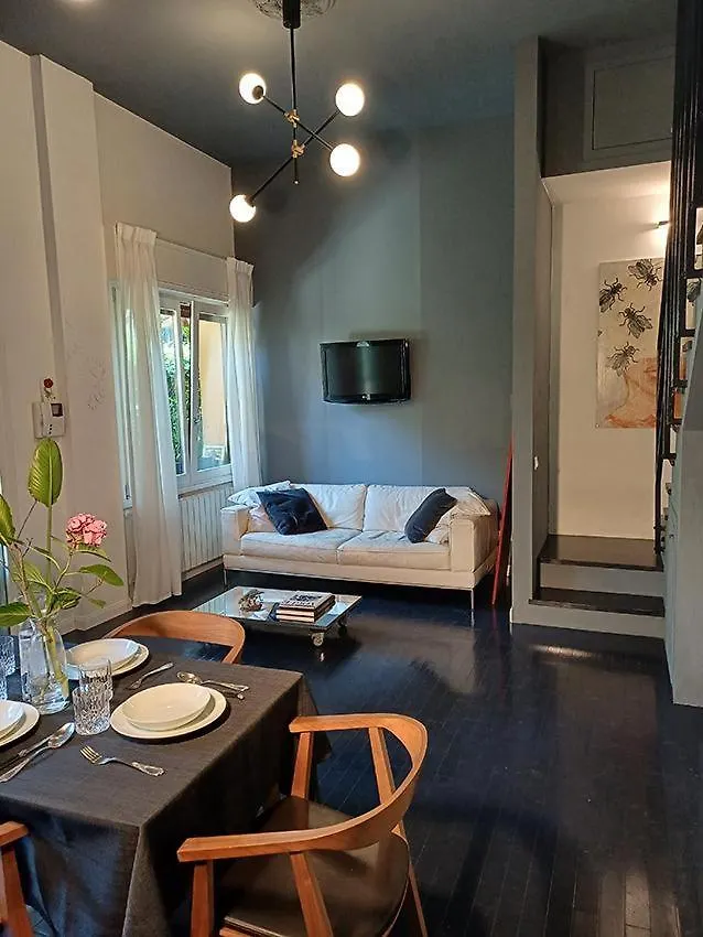 Elegant Stylish House Milano With Garden & Acアパートメント 0*, ミラノ